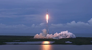 Altro lancio riuscito per il Falcon 9: la missione AMOS-17 per portare internet in Africa