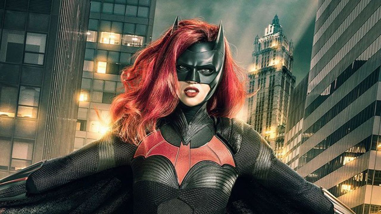 Batwoman: la supereroina ha rivelato di essere lesbica