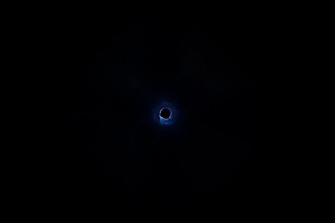 La mappa di Fortnite collassa completamente in un buco nero, aggiornamento in arrivo.