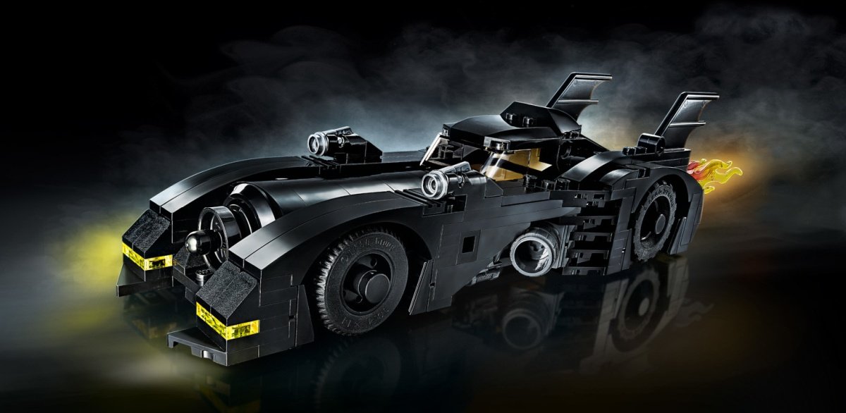 Immagini ufficiali del set LEGO Batman 1989 Batmobile – Limited Edition 40433