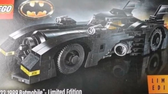 LEGO Batman 1989 Batmobile (76139) Found at Billund Airport LEGO