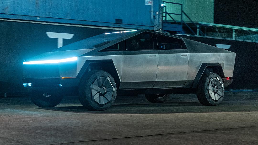 Tesla Cybertruck: come sarà la versione definitiva?