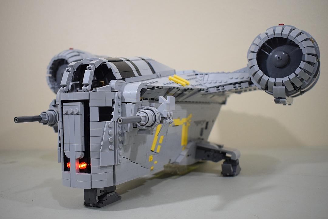 Disponibili le istruzioni per riprodurre la nave del Mandaloriano in versione LEGO