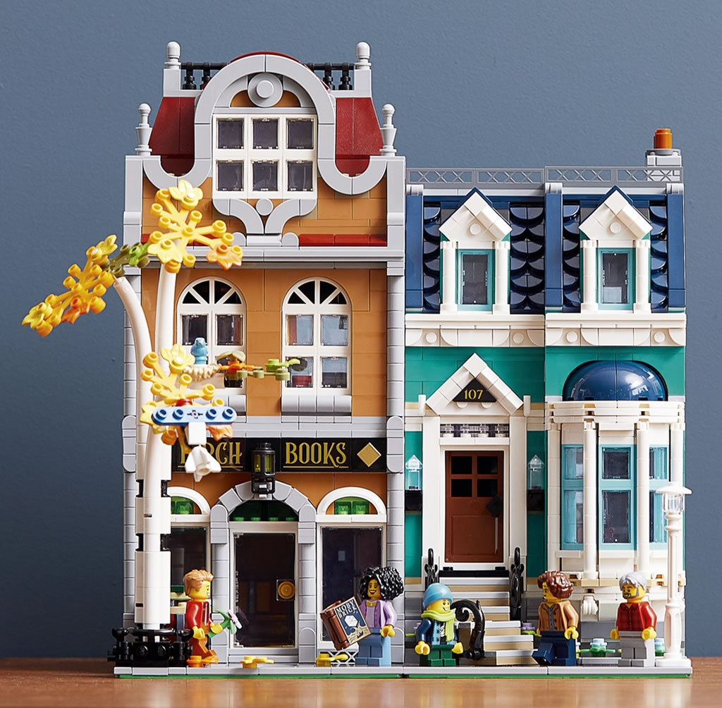 Prime immagini del set LEGO Creator Expert 10270 Bookshop