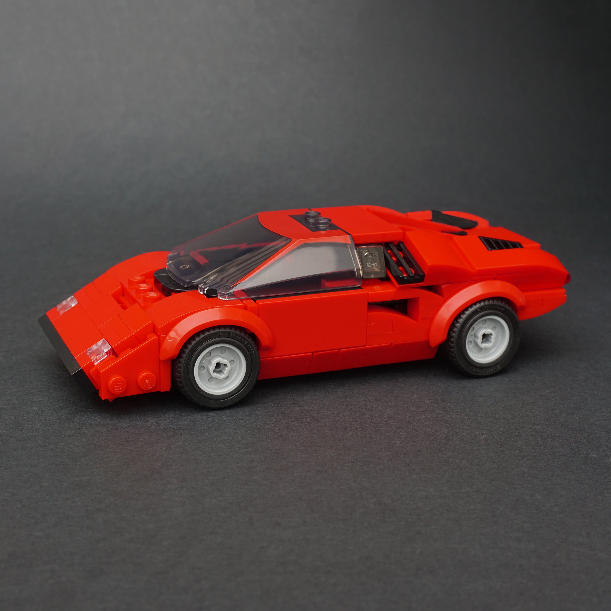 La Countach LEGO larga 8 stud di Jonathan Lega Nerd