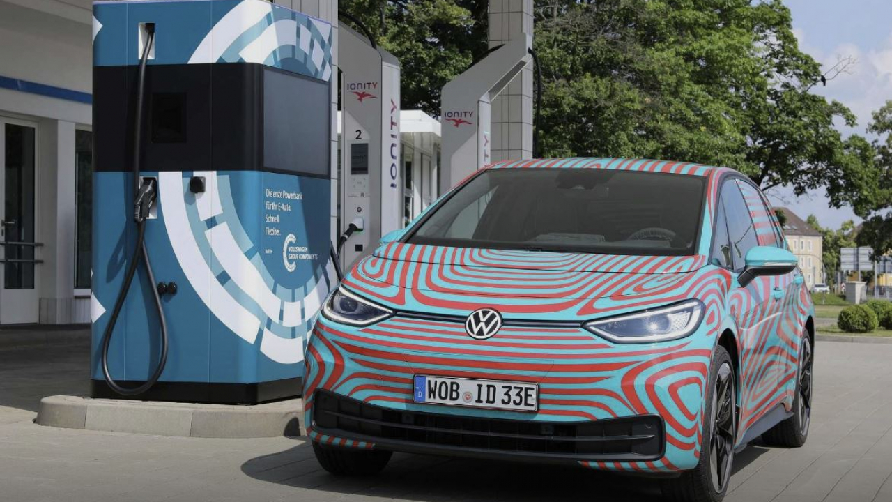 La colonnina portatile per ricaricare le auto elettriche di Volkswagen