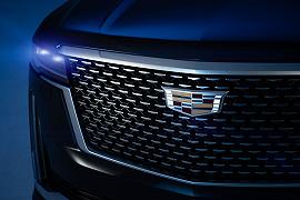 Cadillac taglia la guida semi-autonoma dall’Escalade: colpa della crisi dei chip