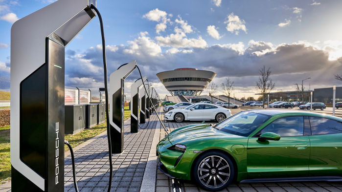 Porsche Turbo Charging è la stazione di ricarica per auto elettriche più potente d’Europa