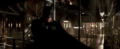 Batman Begins: Christian Bale aveva troppa massa muscolare per entrare nel costume