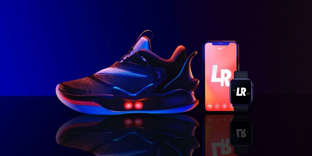 Nike Adapt BB 2.0: le scarpe che si allacciano da sole come in Ritorno al  Futuro sono già sold out