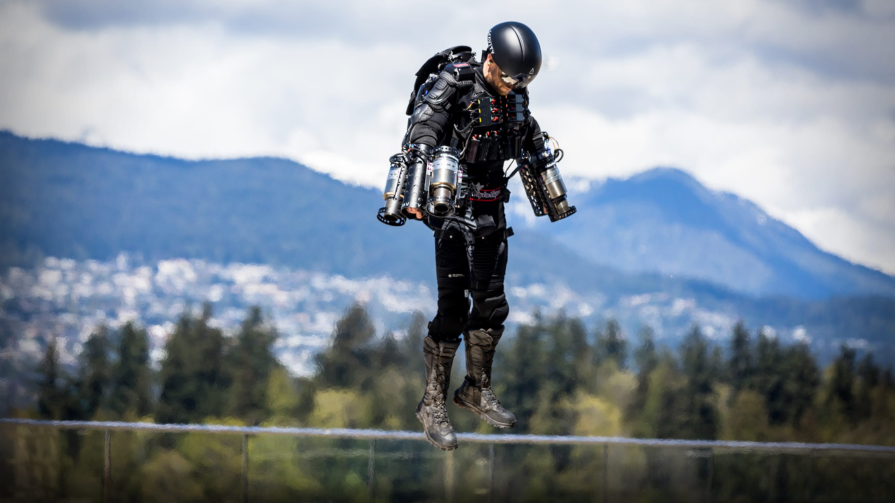 L’Iron Man “reale” ha infranto il suo record, raggiungendo i 137 km/h