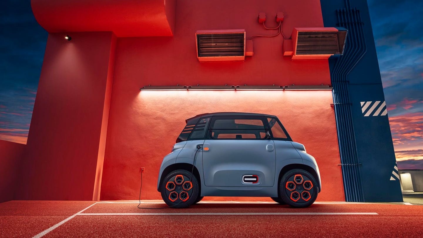 Citroen AMI: la citycar elettrica che si può guidare senza patente