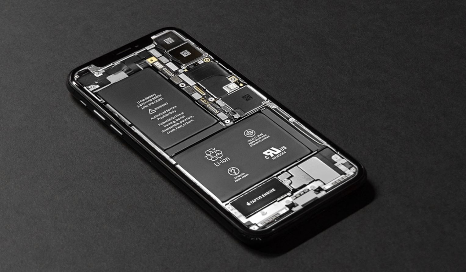Batterie intercambiabili sugli smartphone per legge? L’UE ci pensa
