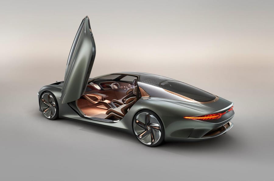 Bentley presenterà un SUV elettrico, arriva nel 2025