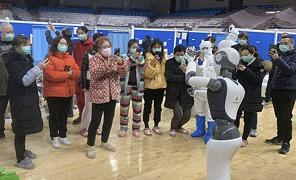 Wuhan, un ospedale con soli robot per i primi test per il covid-19