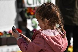 Smartphone e tv ai bambini? Il più tardi possibile o calano le capacità di autoregolazione