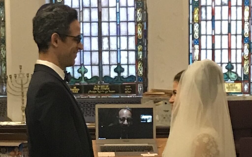 New York rende legali i matrimoni in videoconferenza