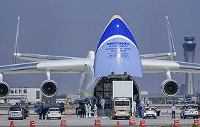 AN-225: l’aereo più grande del mondo, a servizio della lotta contro il covid-19