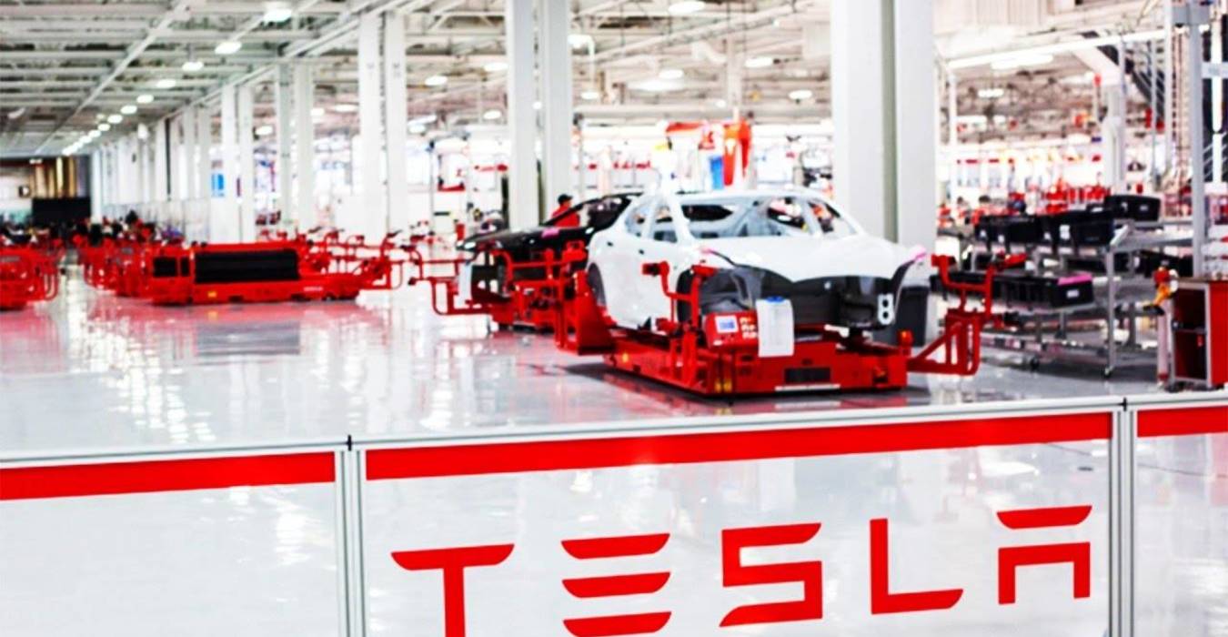 Tesla vuole produrre 1 milione di auto nel 2021