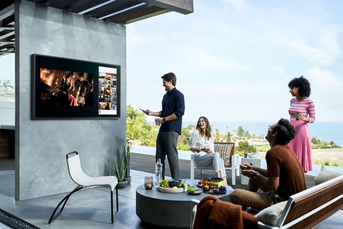 Samsung The Terrace: un televisore da usare all’aperto