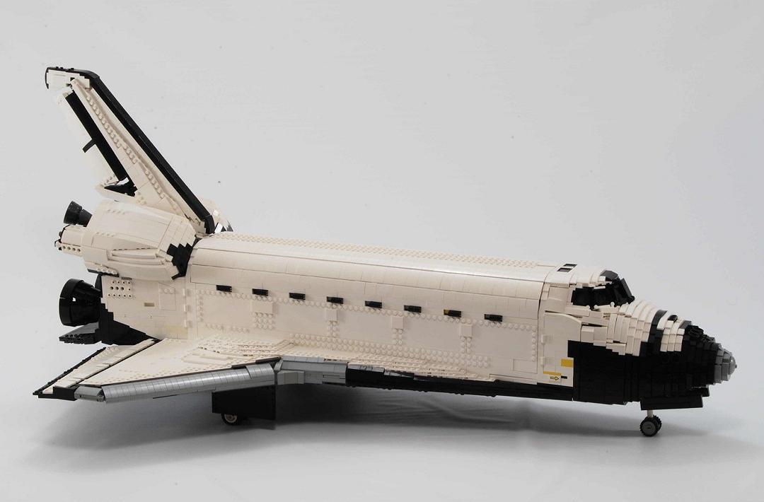 Space Shuttle Discovery, la versione LEGO di James Cornthwaite‎