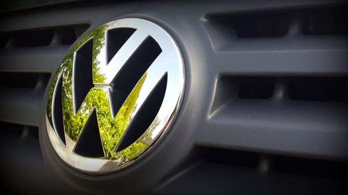Volkswagen ID. Aero: l’ammiraglia elettrica si fa vedere in alcune prime foto