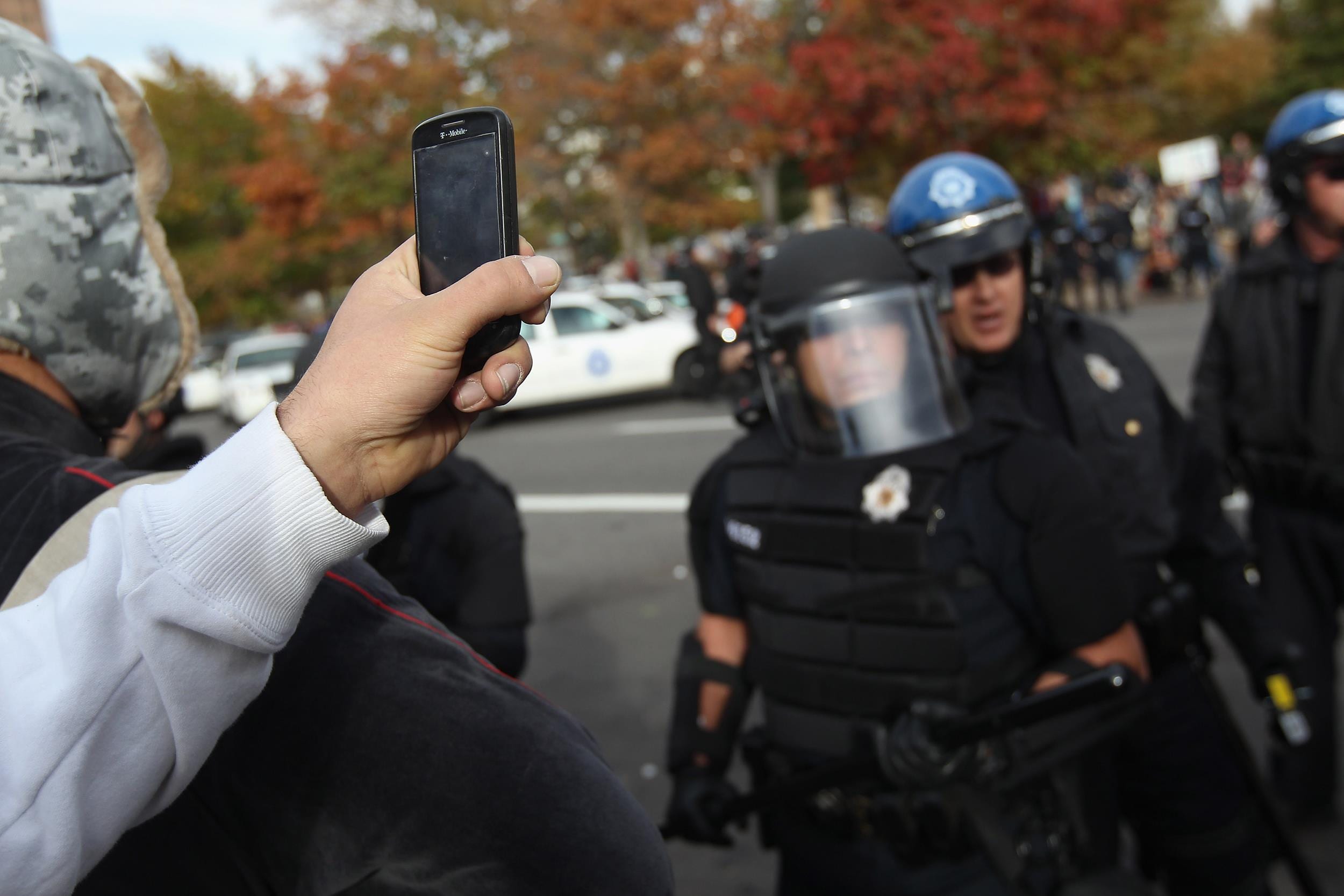 Proteste Minneapolis, boom per le app "anti-polizia": da Signal alle intercettazioni delle pattuglie