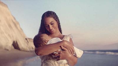 Disney: all’asta l’abito di Beyoncé da Black is King