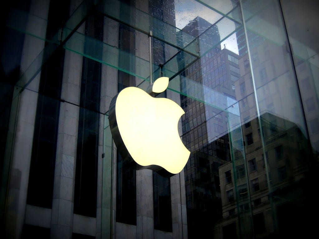 Apple, il monito dell’UE: “il blocco al tracciamento rischia di violare norme antitrust”