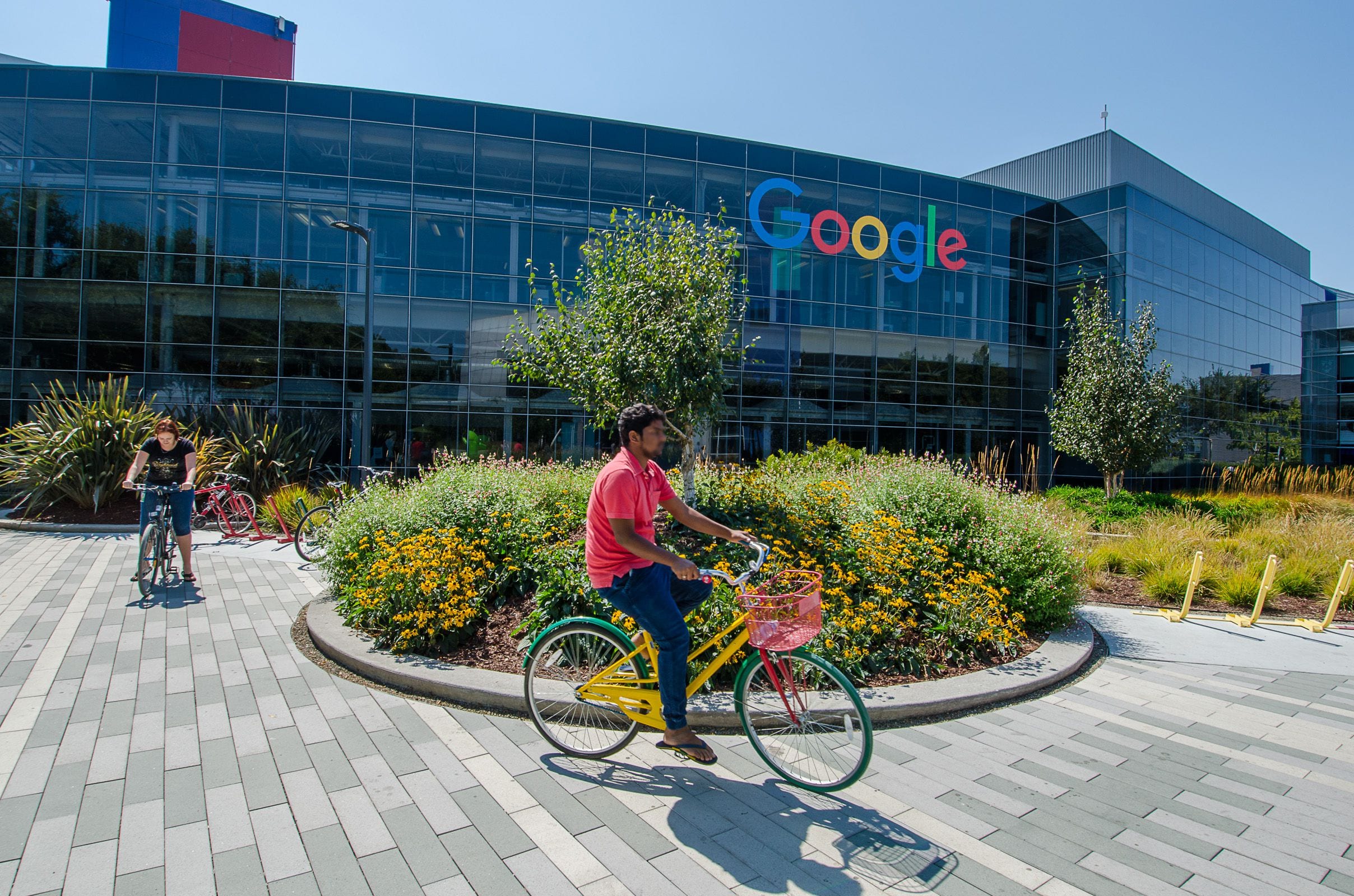 Google: per alcuni dipendenti è già tempo di tornare in ufficio