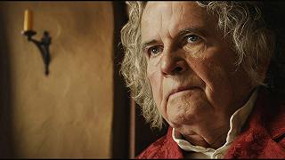 Ian Holm è morto, addio al Bilbo Baggins de Il Signore degli Anelli