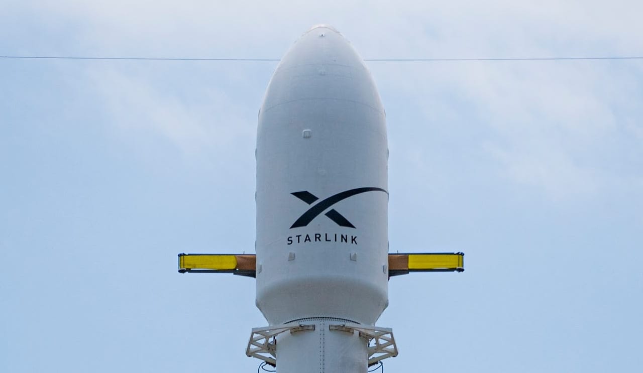 SpaceX, cresce la flotta: domani il lancio di 58 satelliti Starlink