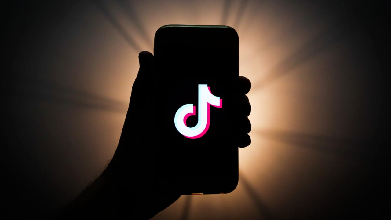 TikTok beccata a tracciare l’indirizzo Mac degli utenti, Android lo proibisce