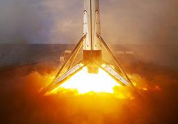 Falcon 9: le immagini spettacolari del suo atterraggio sulla nave drone JRTI