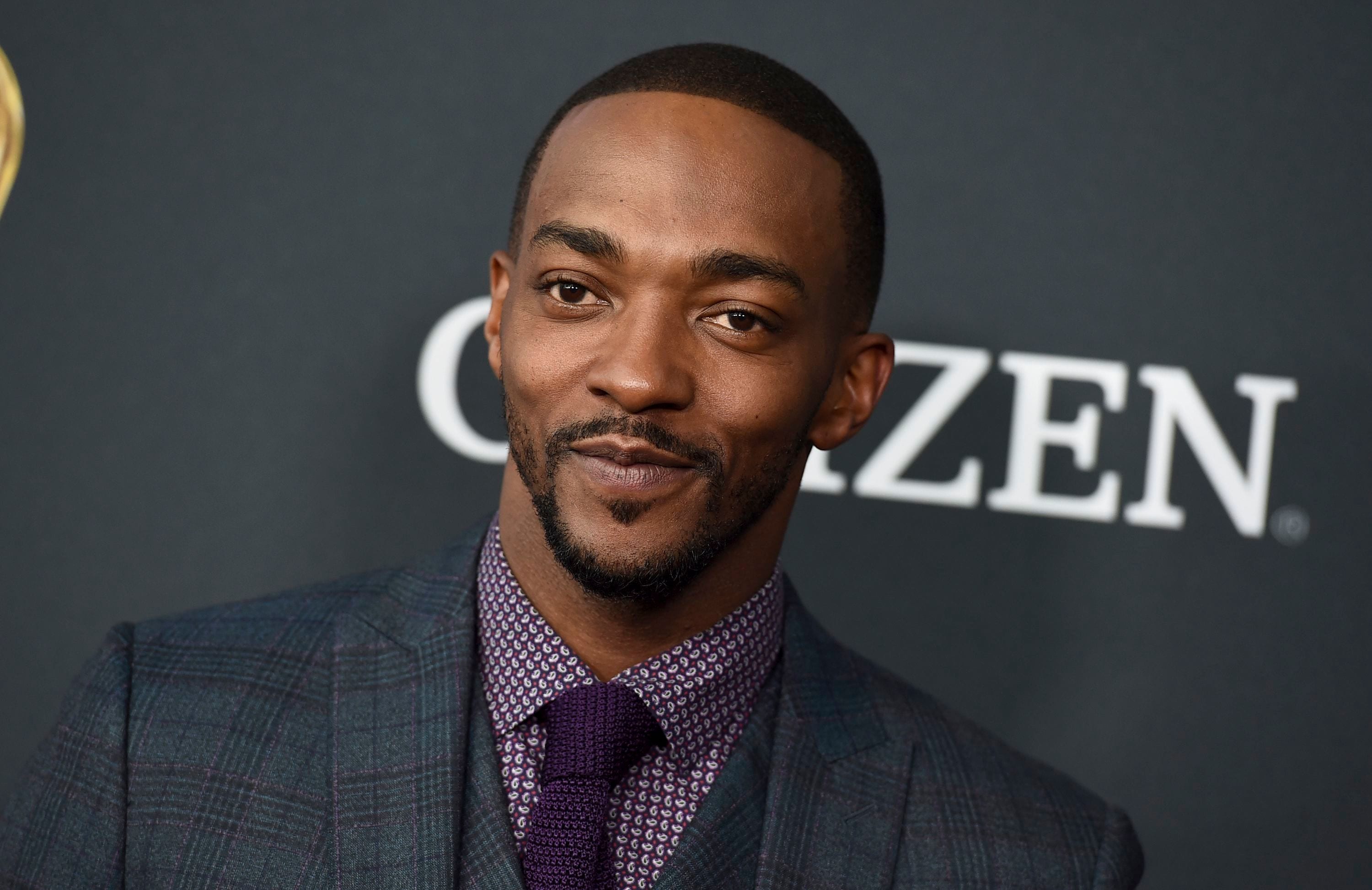 Anthony Mackie torna sulle sue critiche a Marvel e chiarisce