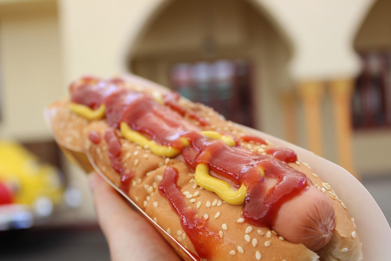 Quanti hot dog si possono mangiare in 10 minuti?