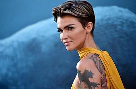 Batwoman: Ruby Rose si congratula con Javicia Leslie per la parte