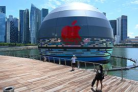 Apple Store, l’avveniristica cupola galleggiante che aprirà a Singapore