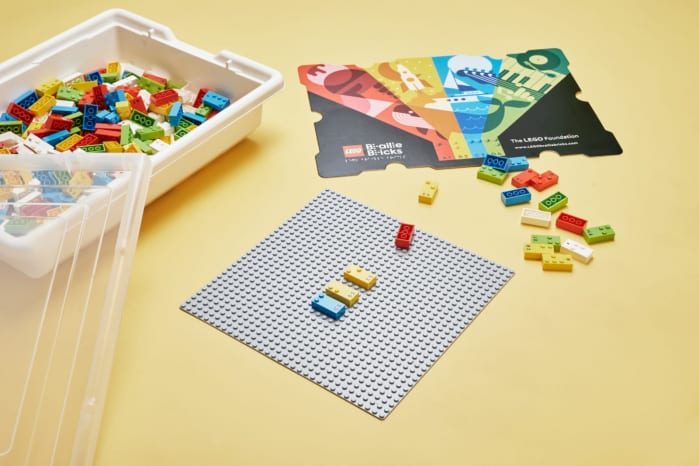 I mattoncini Lego Braille Bricks in Braille per non vedenti