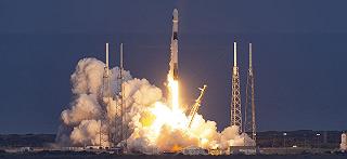 SpaceX da record: 143 satelliti in un solo razzo, meglio anche dell’India