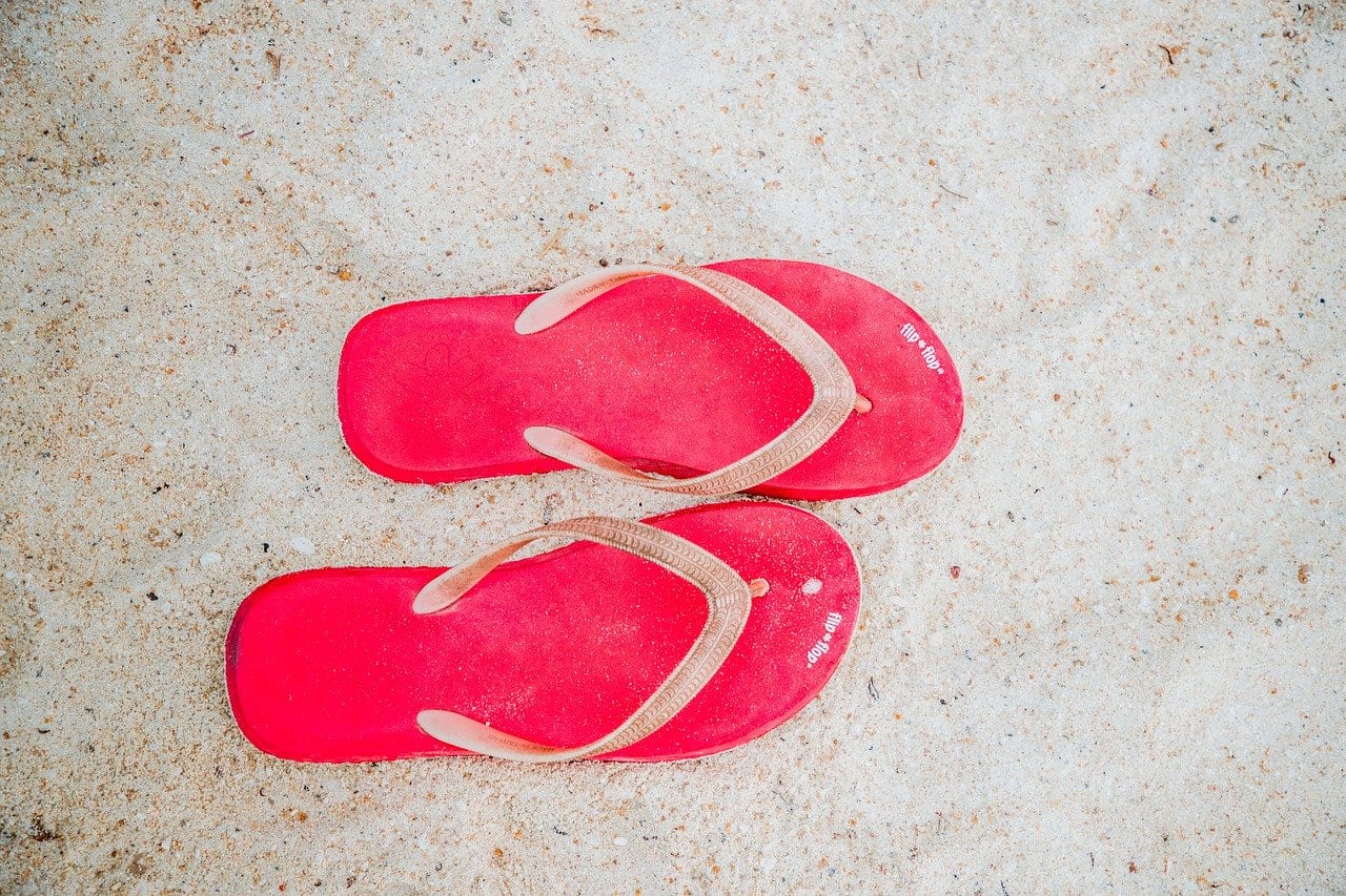 Infradito: prodotte con materiali a base di alghe per essere biodegradabili