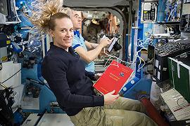 Voto dallo spazio alle elezioni USA: l’astronauta Kate Rubins voterà dall’ISS
