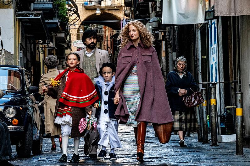 Lacci, la recensione: l’apertura di Venezia dal sapore borghese e drammatico