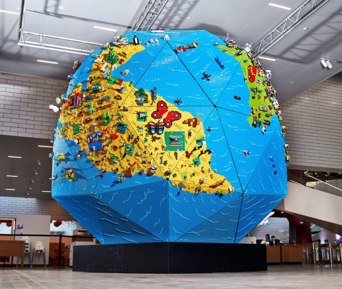 LEGO Rebuild The World: svelato il gigantesco mappamondo con le ...