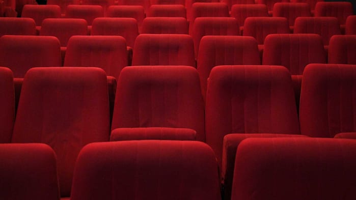 Coronavirus, in Inghilterra chiudono i cinema in previsione del lockdown