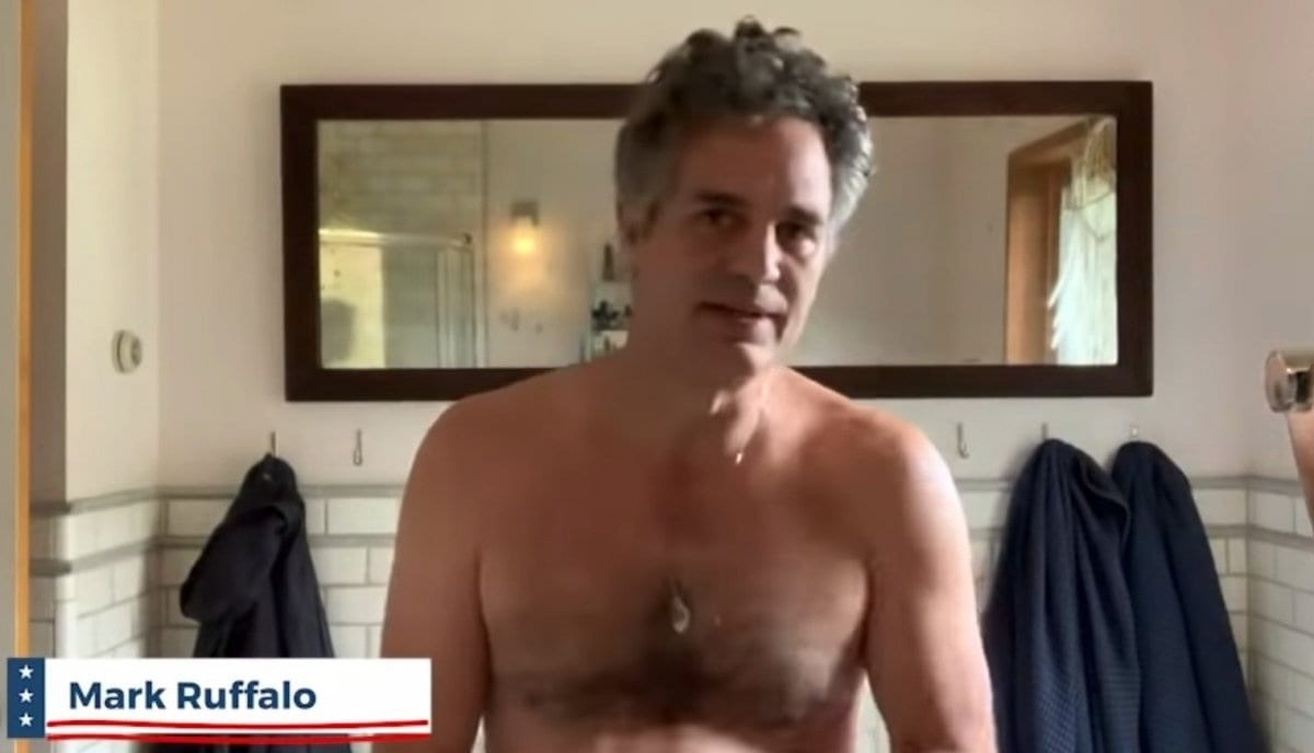 Mark Ruffalo della Marvel e altre celebrità si spogliano per educare sulle schede elettorali per corrispondenza
