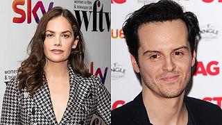 Oslo: Andrew Scott e Ruth Wilson nel film HBO prodotto da Spielberg