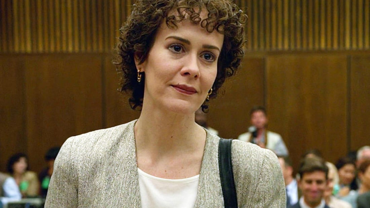American Crime Story: Impeachment, Sarah Paulson irriconoscibile