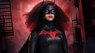 Batwoman 2: Javicia Leslie indossa il costume nel nuovo promo teaser