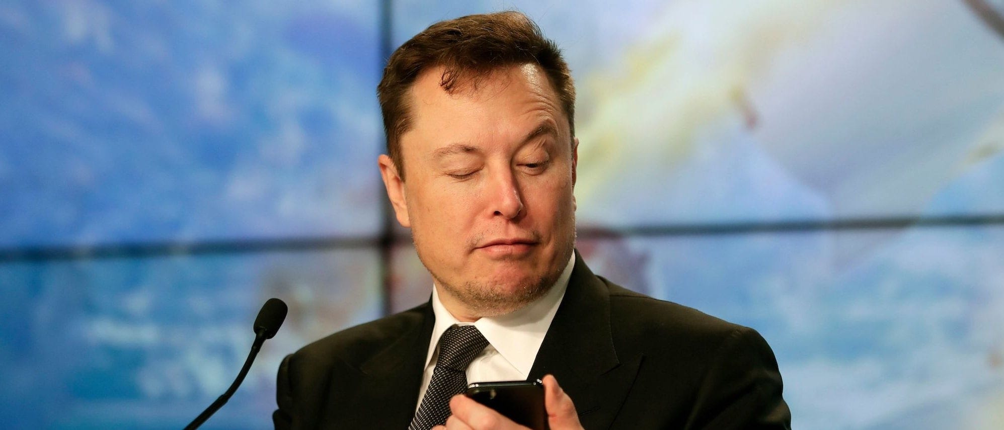 Elon Musk ha condiviso un articolo de La Repubblica: «sìì»